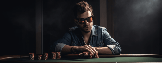Pokerface: Wie man Bluffs am Tisch erkennt - Bullets Playing Cards